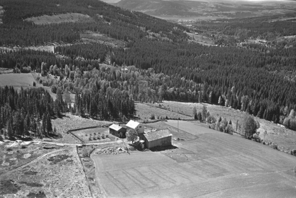 Widerøes Flyveselskap A/S, Flyfoto av Granlien, Nybygda, Ringsaker.