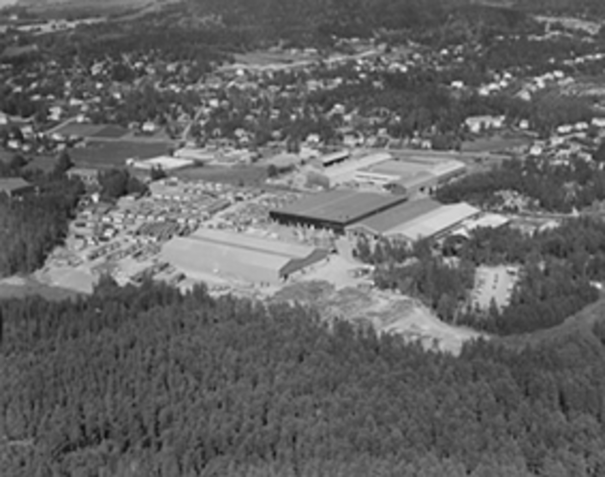 Widerøes Flyveselskap A/S, Flyfoto av Moelven Bruk, Anderkværn, Ringsaker.
