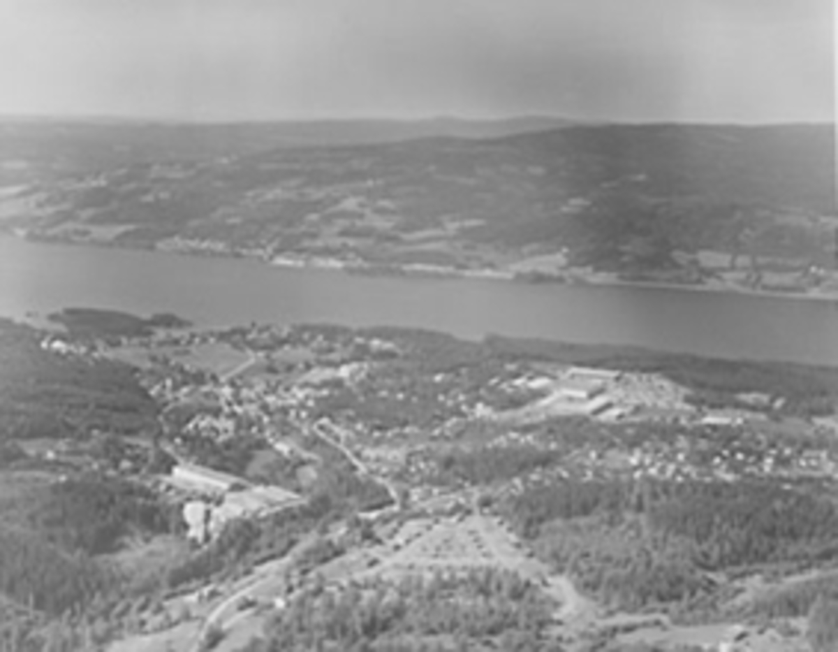 Widerøes Flyveselskap A/S, Flyfoto av Moelv med omegn, Ringsaker.