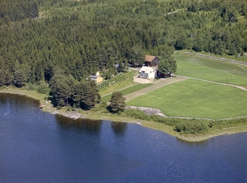 Widerøes Flyveselskap A/S, Flyfoto av Flatmo, Langodden, Jessnes, Ringsaker.