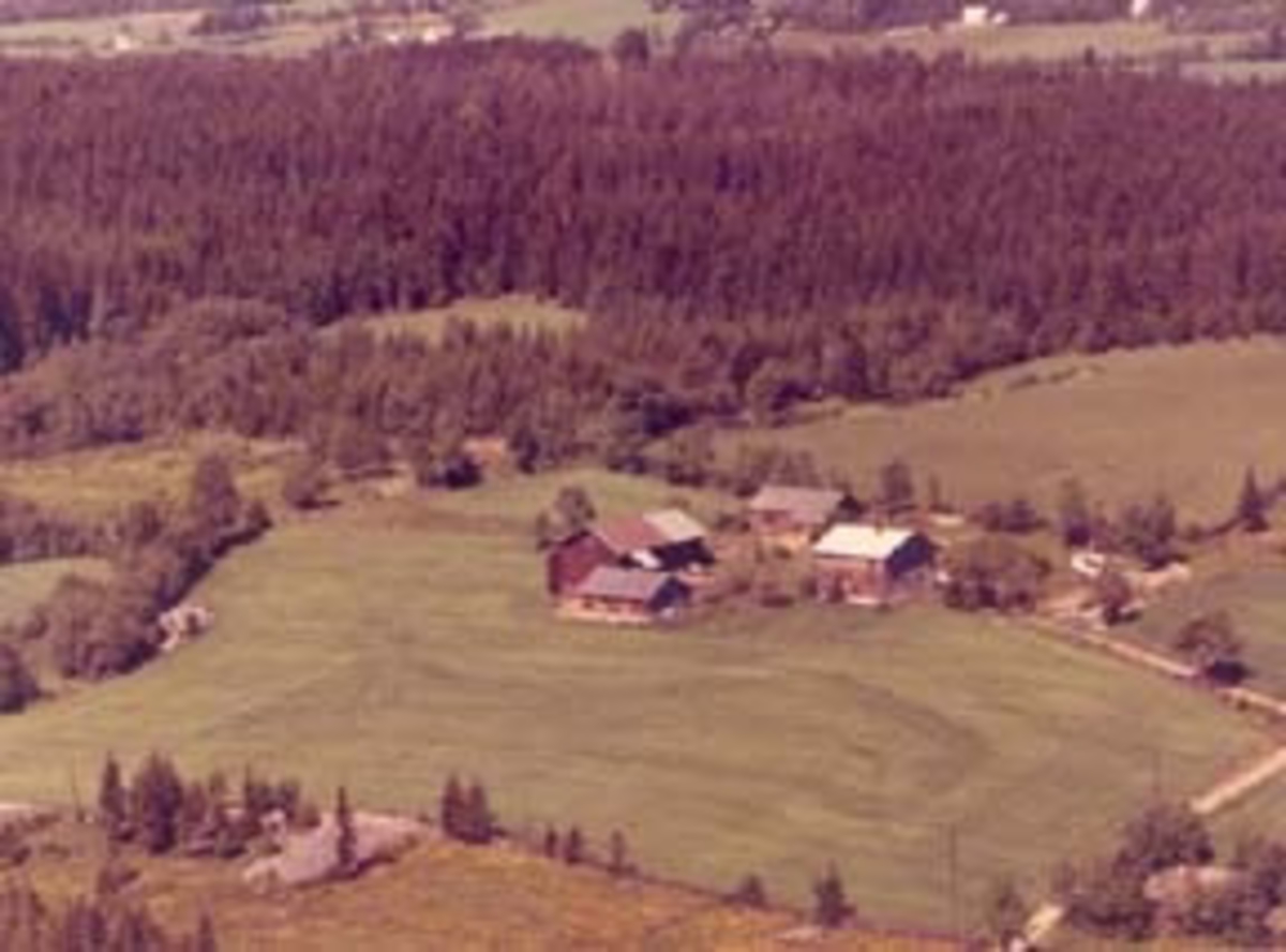 Widerøes Flyveselskap A/S, Flyfoto av Hove lille, Furnes, Ringsaker.
