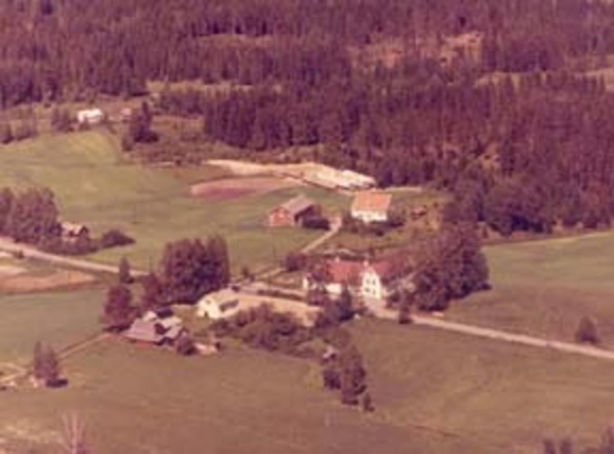 Widerøes Flyveselskap A/S, Flyfoto av Fram forsamlingslokale, Furnes, Ringsaker.