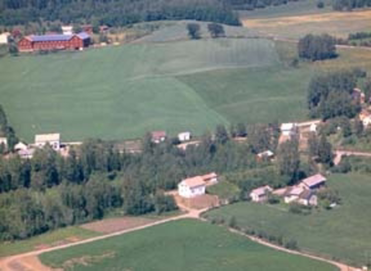 Widerøes Flyveselskap A/S, Flyfoto av Fjellheim, Furnes, Ringsaker.