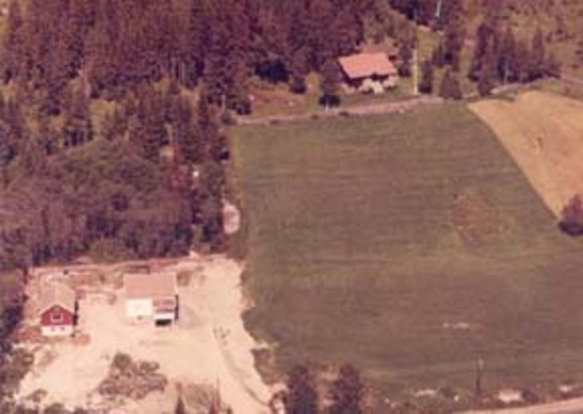 Widerøes Flyveselskap A/S, Flyfoto av Rognlia, Furnes, Ringsaker.