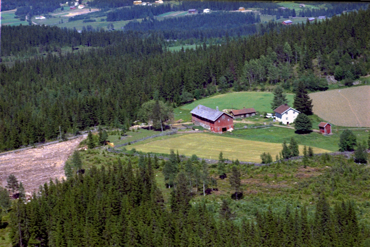 Widerøes Flyveselskap A/S, Flyfoto av ukjent sted (Langtbort?), Furnes, Ringsaker.
