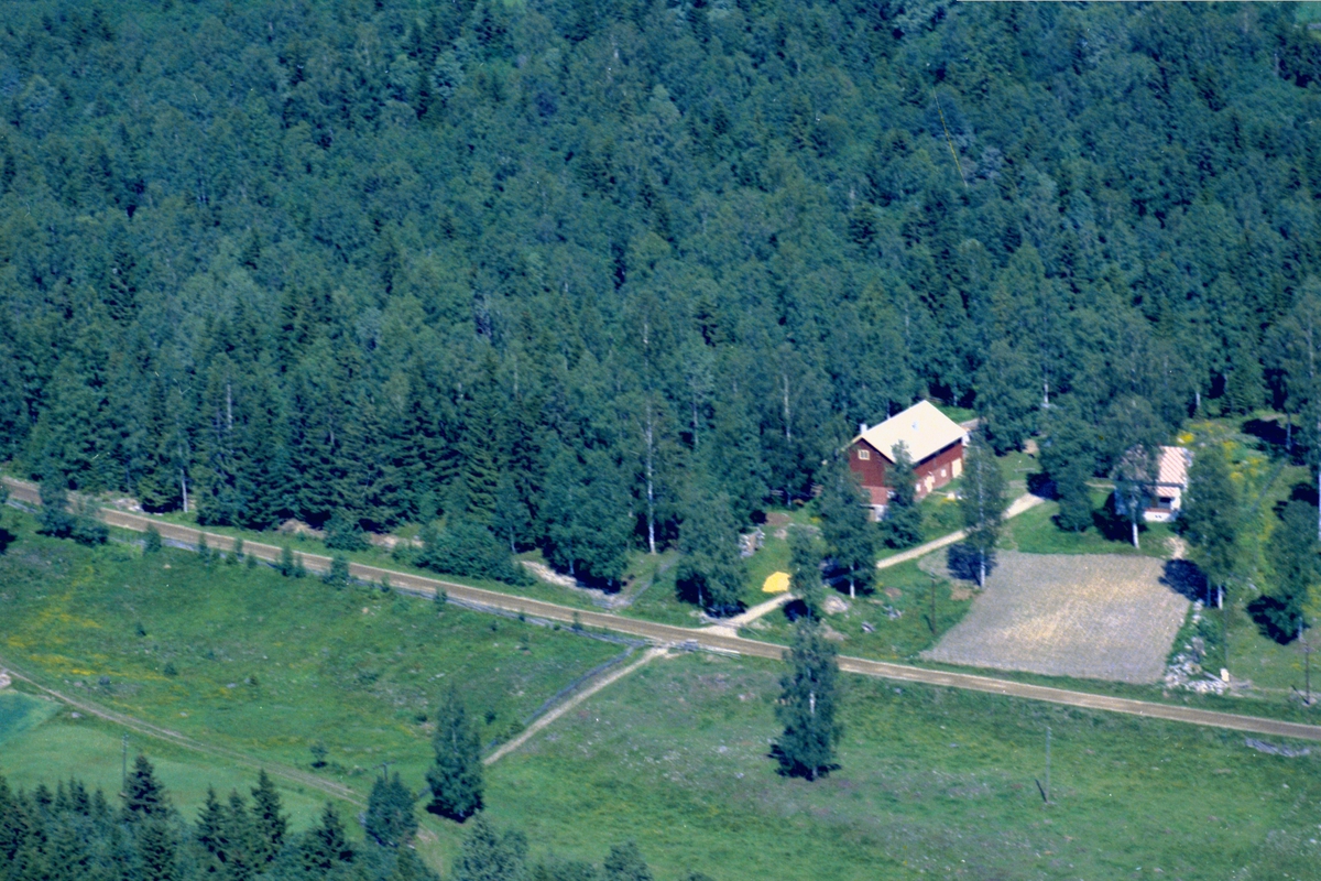Widerøes Flyveselskap A/S, Flyfoto av Bjørnås, Furnes, Ringsaker.