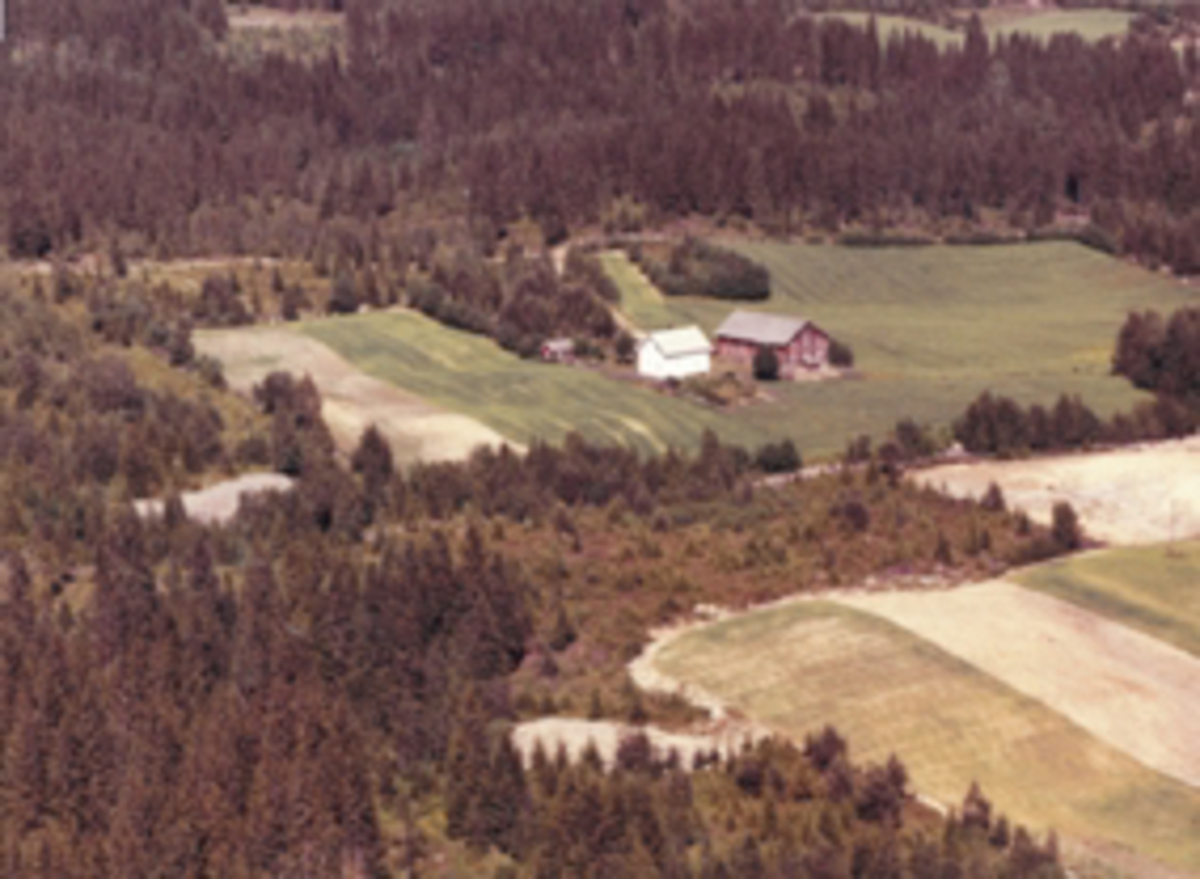 Widerøes Flyveselskap A/S, Flyfoto av ukjent sted, Furnes, Ringsaker.
