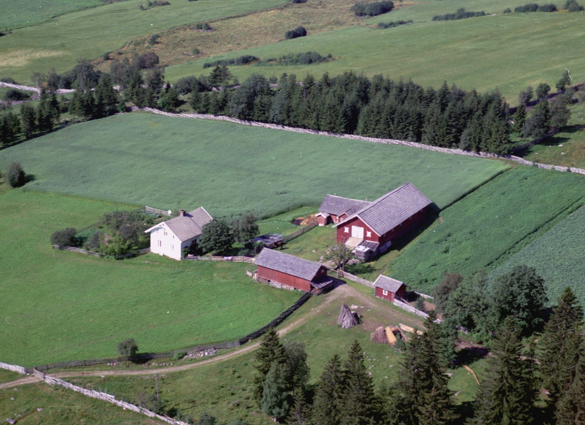 Widerøes Flyveselskap A/S, Flyfoto av Bye østre, Ring, Ringsaker.