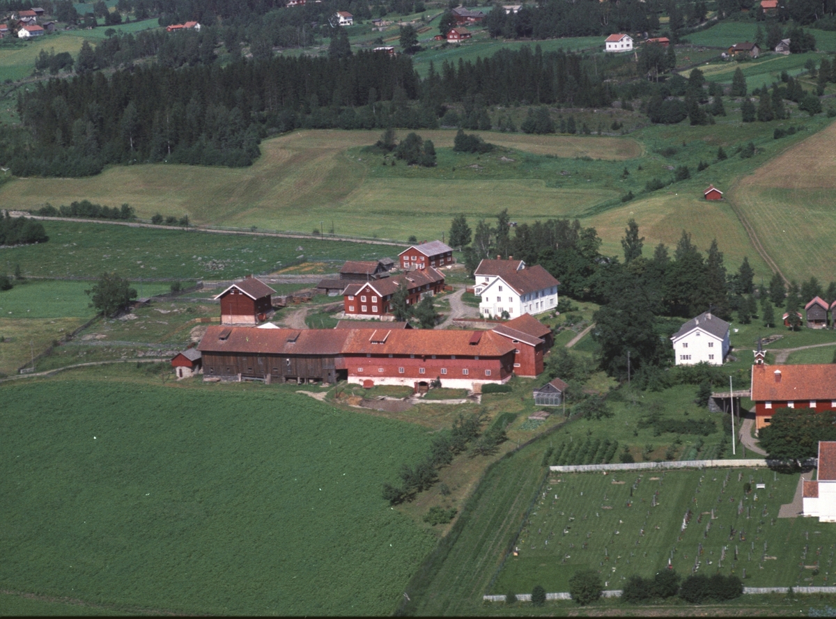 Widerøes Flyveselskap A/S, Flyfoto av Mæhlum nordre, Brøttum, Ringsaker.