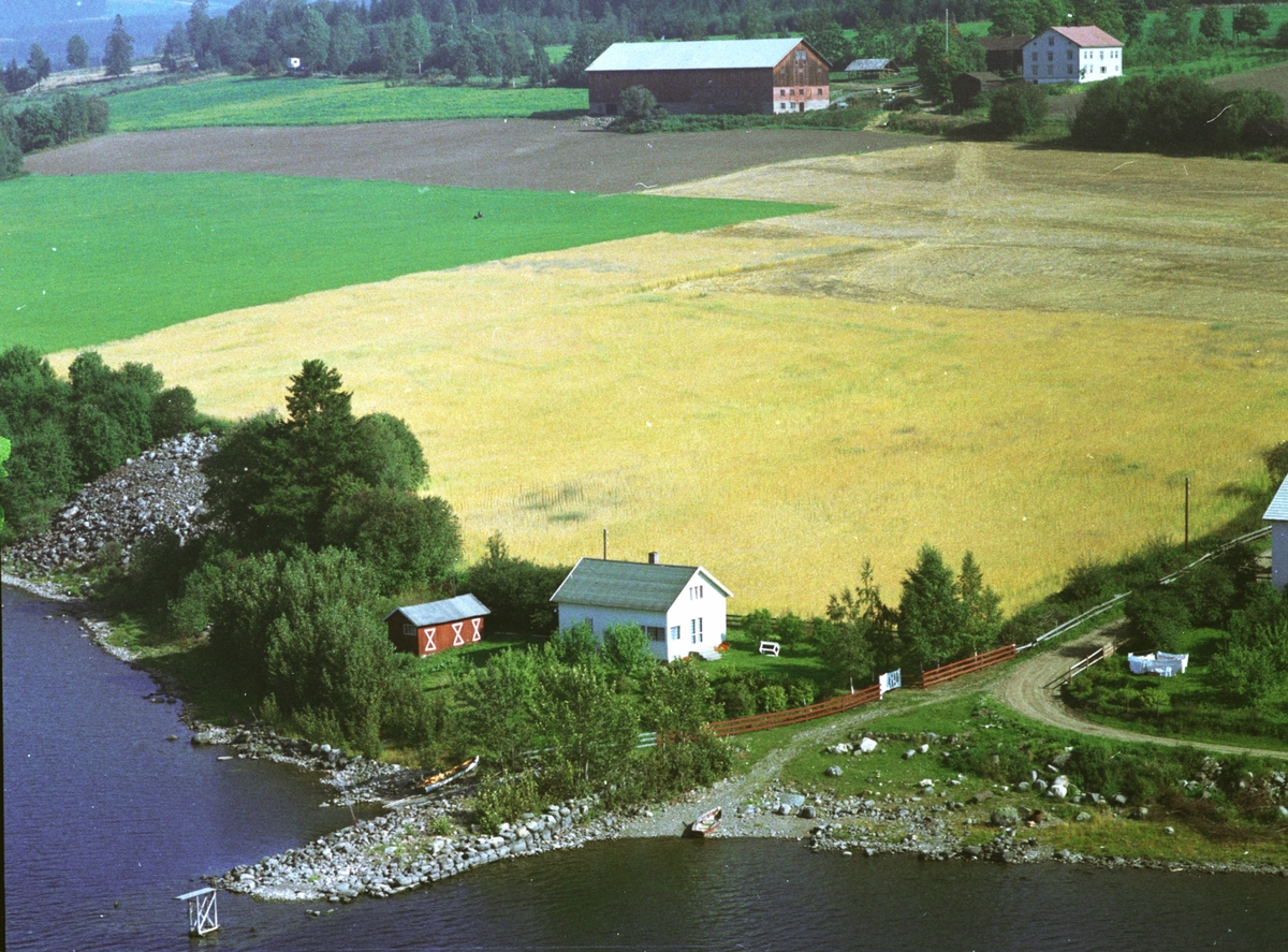 Widerøes Flyveselskap A/S, Flyfoto, bolig, nedenfor Heggenhaugen gard, Gaupen, Ringsaker.
