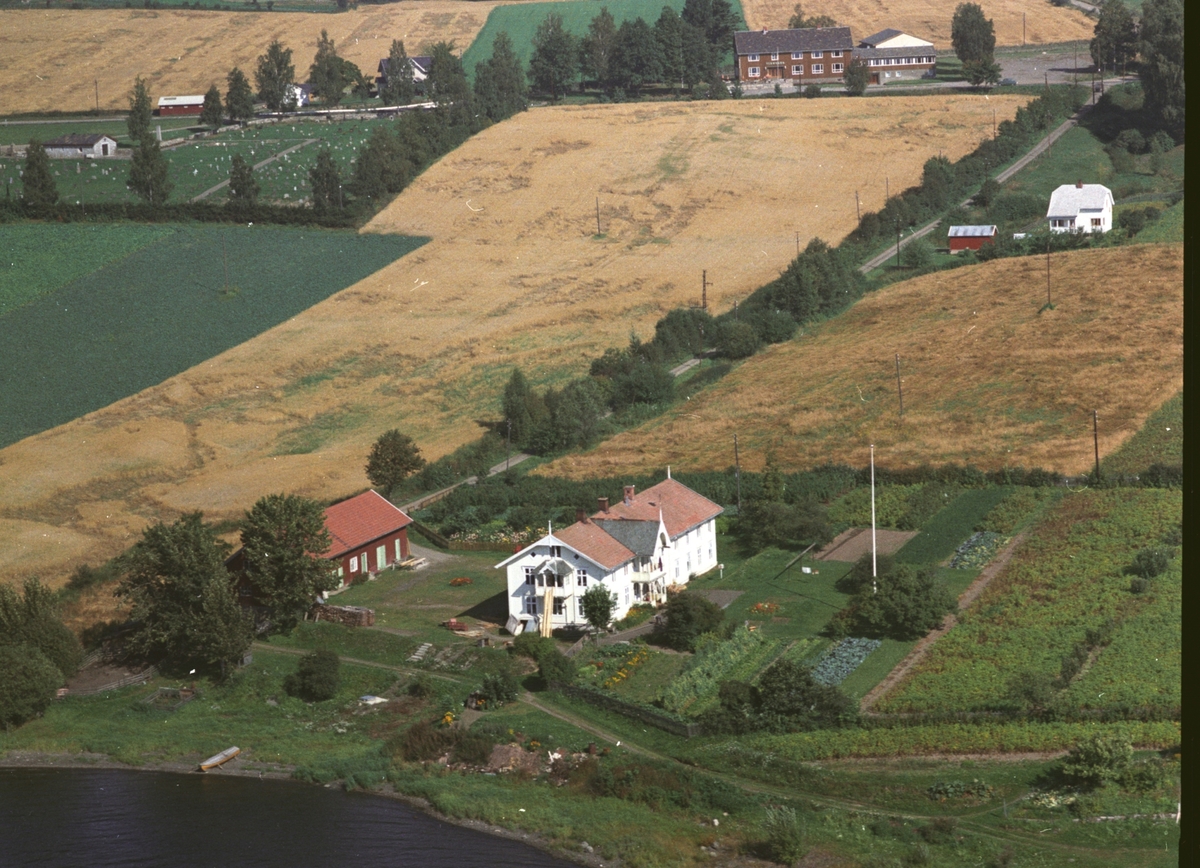 Widerøes Flyveselskap A/S, Flyfoto, Ringstrand pleiehjem, Ringsaker.