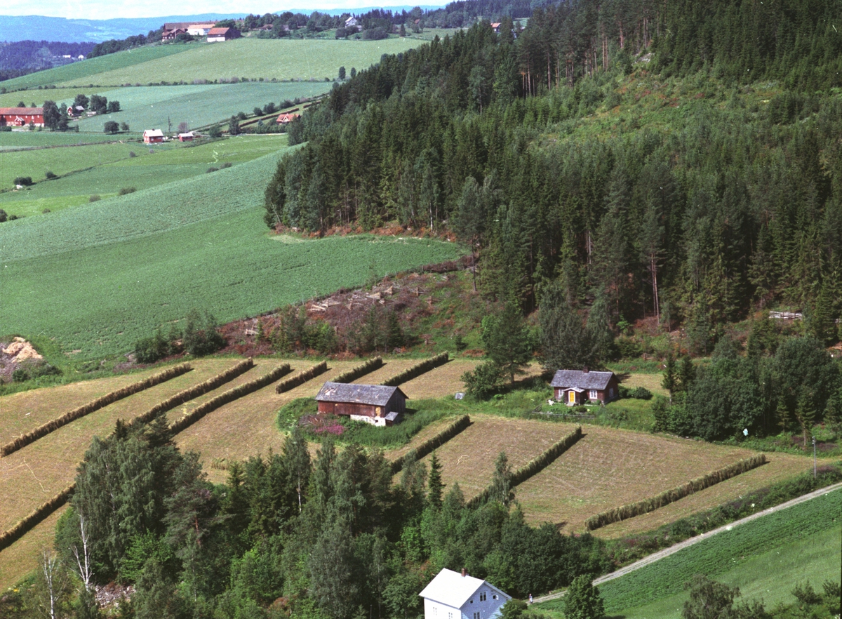 Widerøes Flyveselskap A/S, Flyfoto av Søberg under Kvam i bakgrunnen, og Tangli av Grefsheimi forgrunnen.