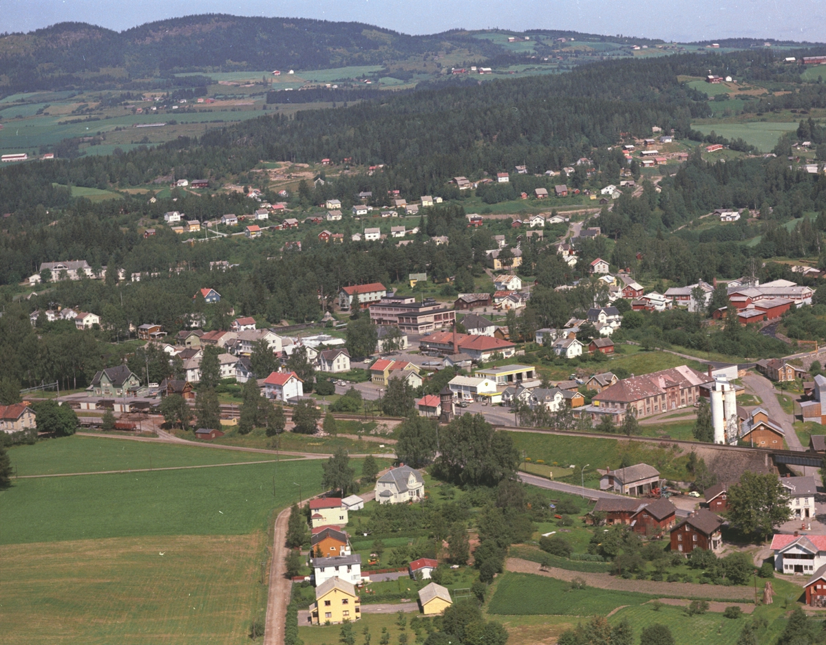 Widerøes Flyveselskap A/S, Flyfoto, Moelv sentrum, Ringsaker.