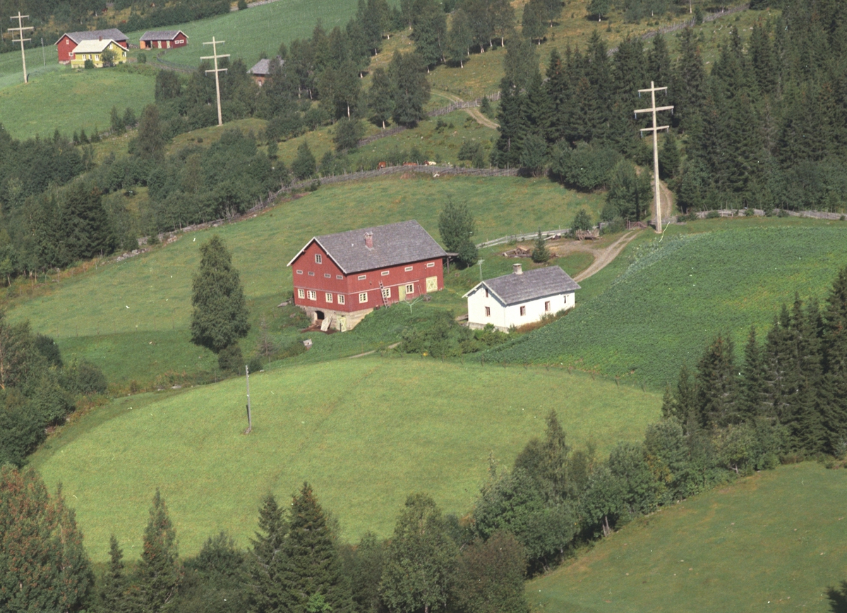 Widerøes Flyveselskap A/S, Flyfoto, Bakken, Veldre, Ringsaker.