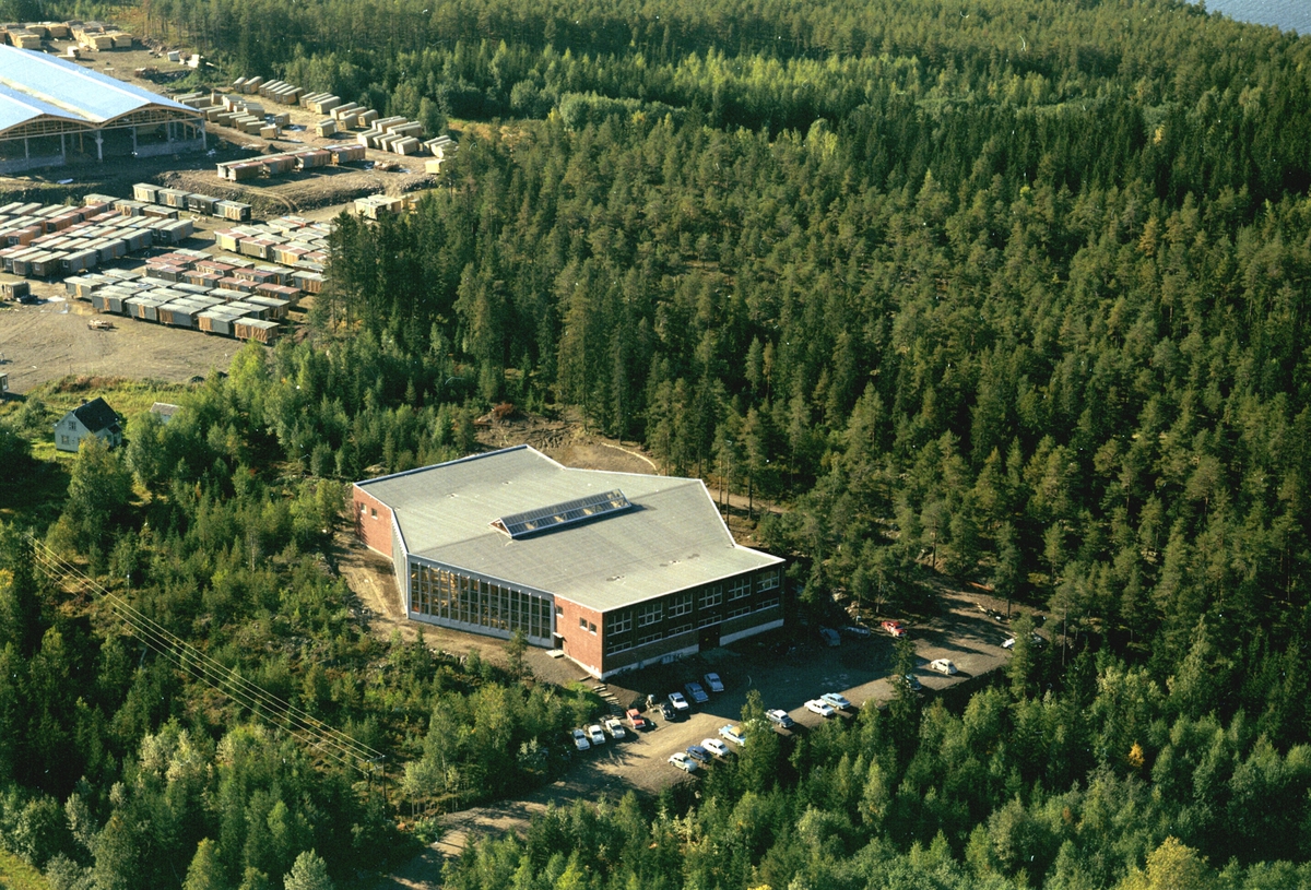 Widerøes Flyveselskap A/S, Flyfoto, Ring Mekanikk, Ring Møbelfabrikk, Moelv, Ringsaker.