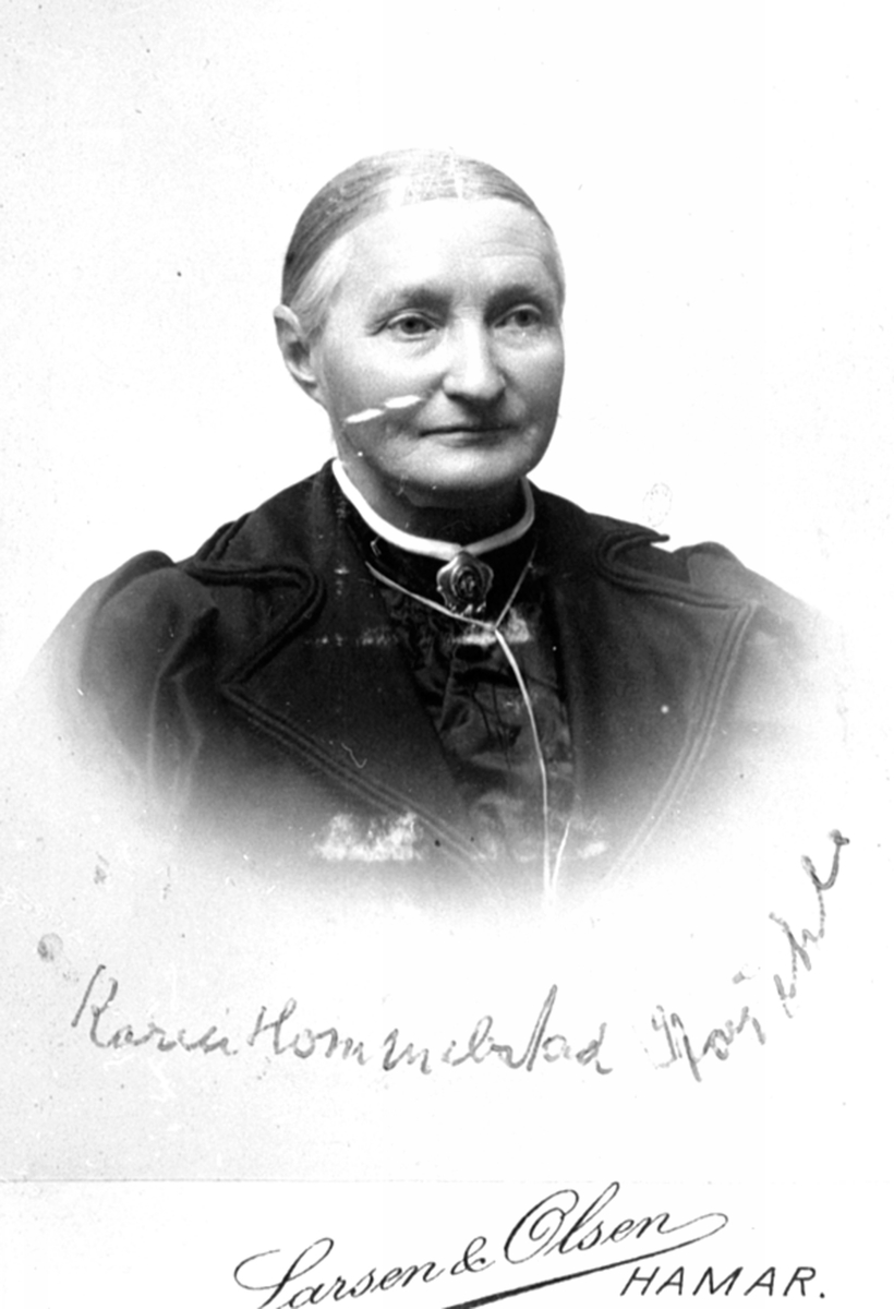Anno Domkirkeodden, Portrett av Karen Storihle født Hommelstad 1893, Mælum, Furnes, Ringsaker.