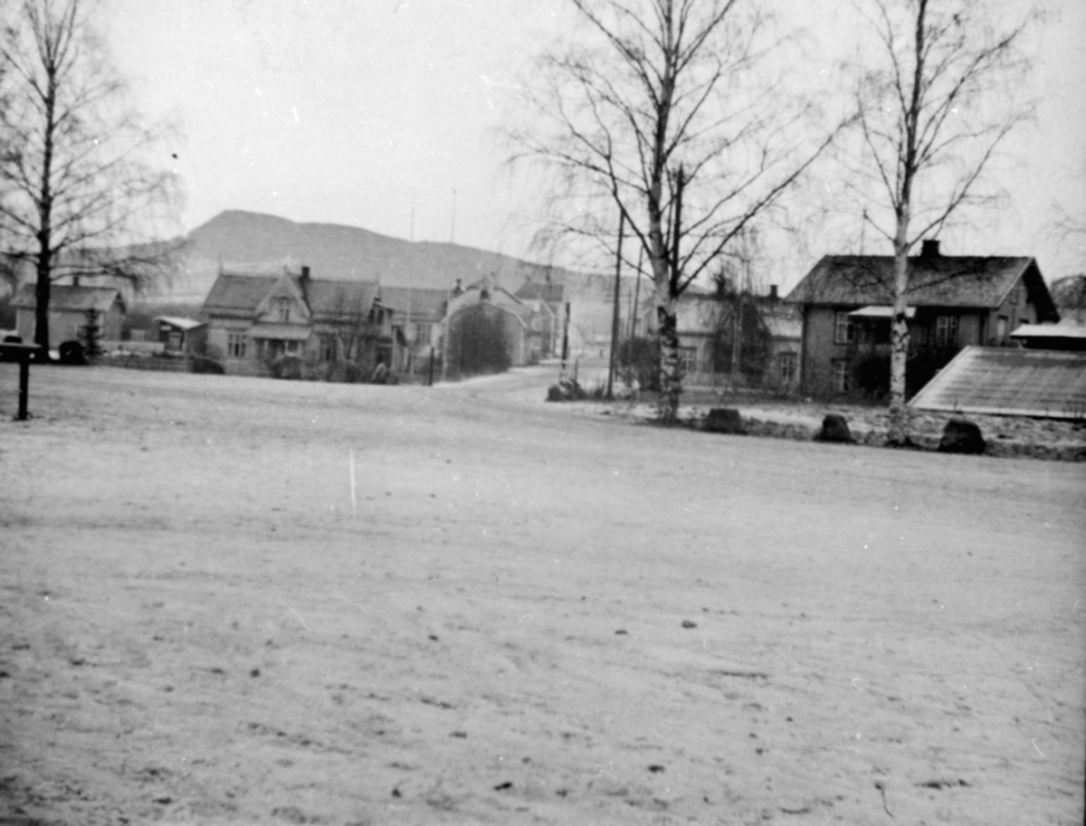 Anno Domkirkeodden, Bebyggelsen i Nygata, sett fra Brumunddal stasjon, Ringsaker.