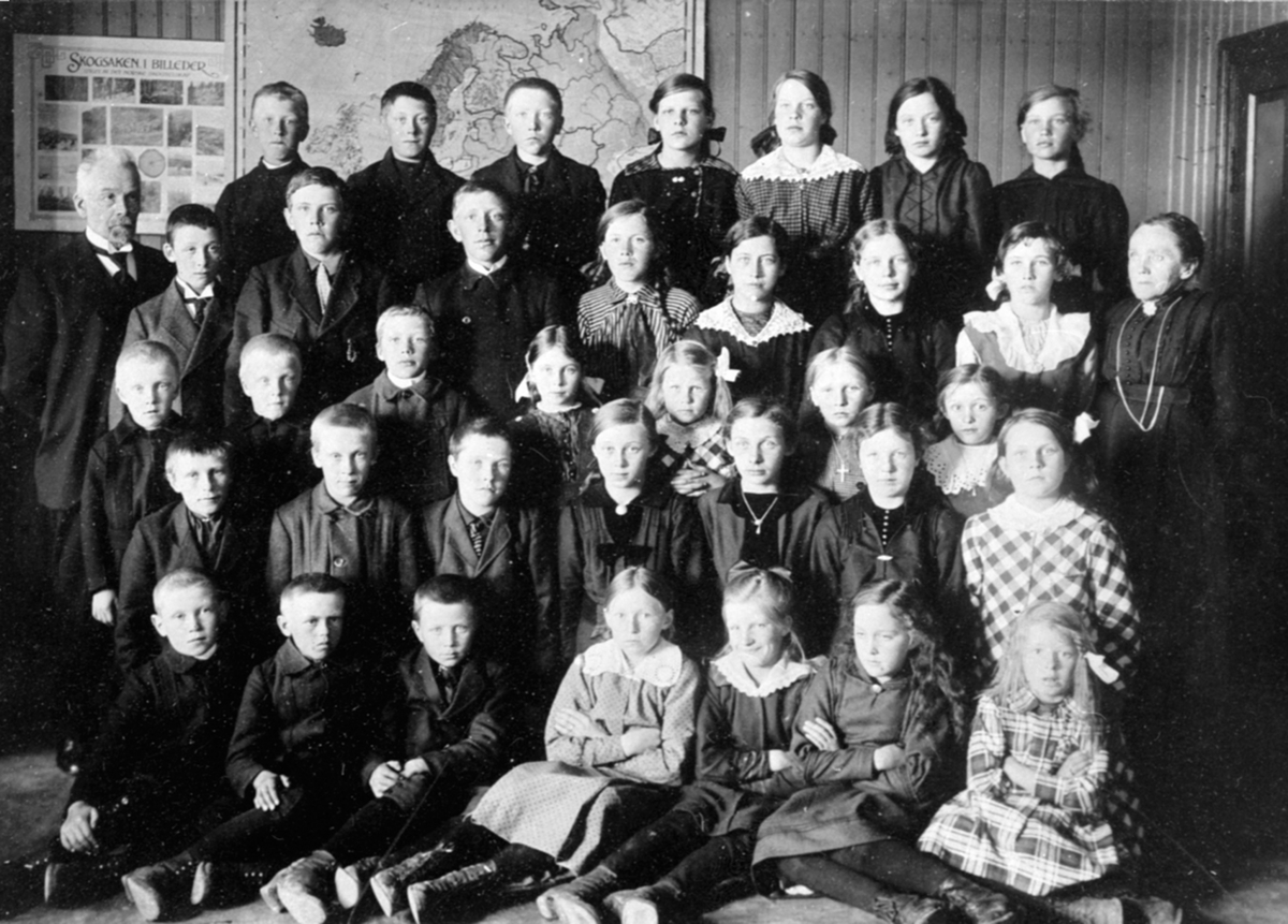Anno Domkirkeodden, Elever og lærere ved Fagerlund skole, Brumunddal.