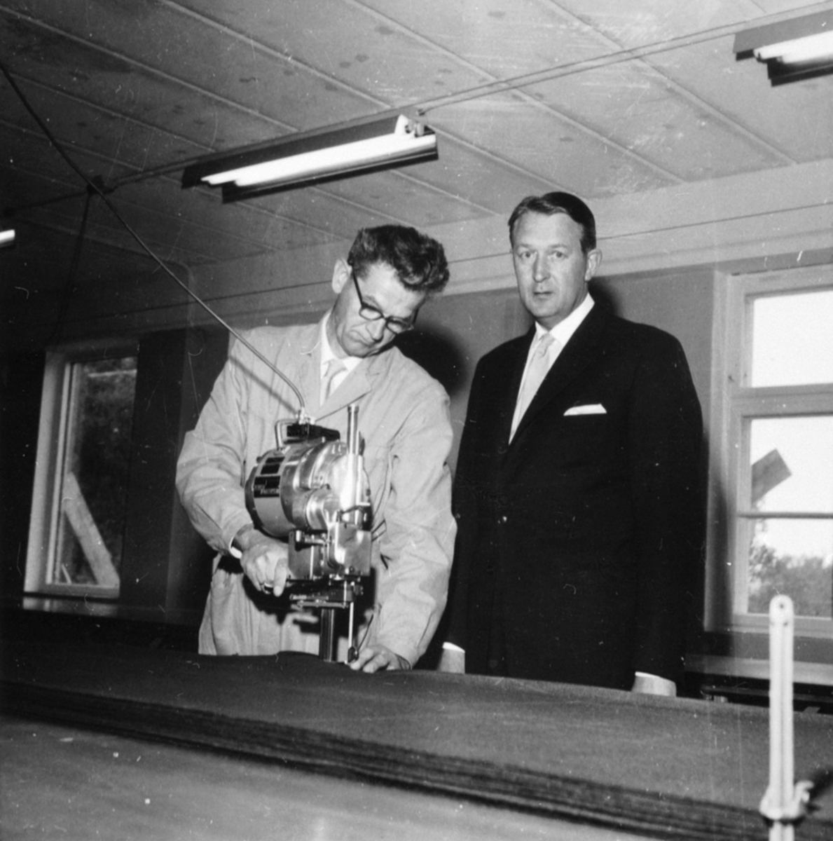 Anno Domkirkeodden, Interiør, Brumunddal konfeksjonsfabrikk, A/S Ajak fabrikker, tilskjæreriet, Ragnar Evensen, Arne Brustad.