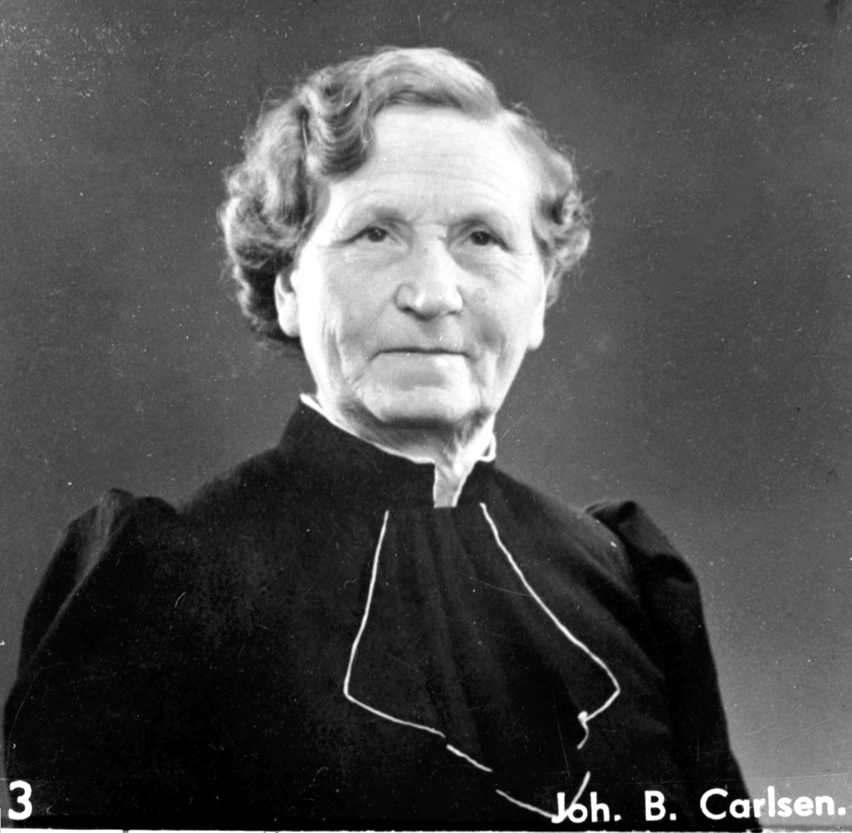 Anno Domkirkeodden, Anne Mathea Hansdatter Lier (1883-1962) Hanastad, Hovinsholm, Helgøya. Gift med Petter Pedersen Lier.