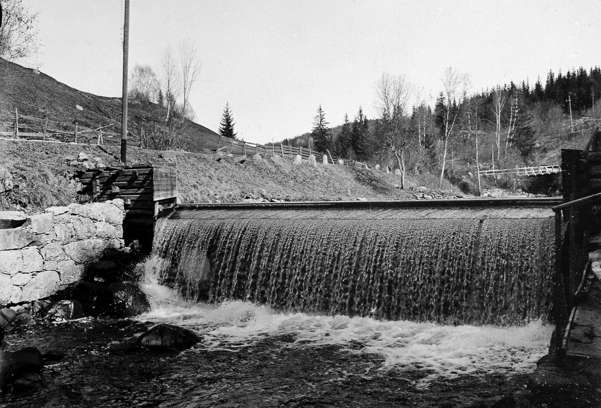 Anno Domkirkeodden, Demning for strømproduksjon, lysverkdammen i Moelva, Moelven Brug hadde egen elektrisitet fra 1899.