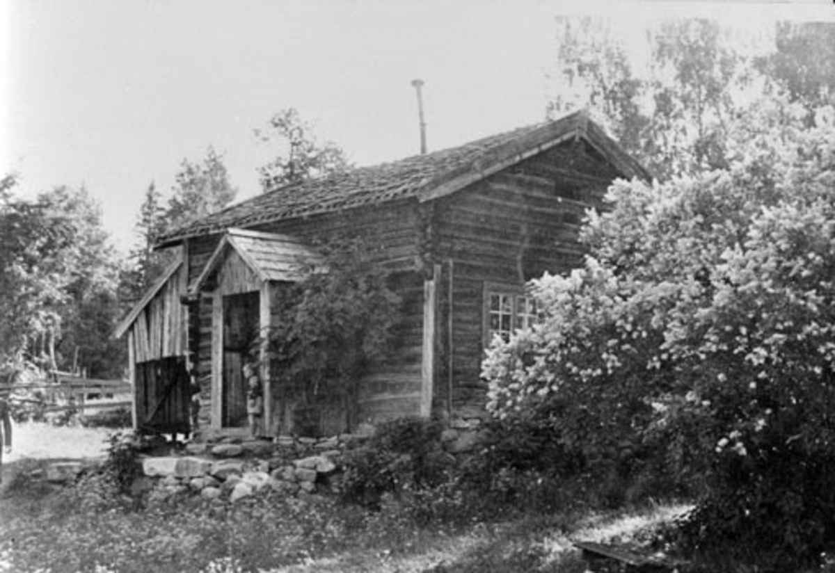 Anno Domkirkeodden, Eksteriør, husmannsplass, Skarderudstua, Furnes. Nå på Hedmarksmuseet.T,