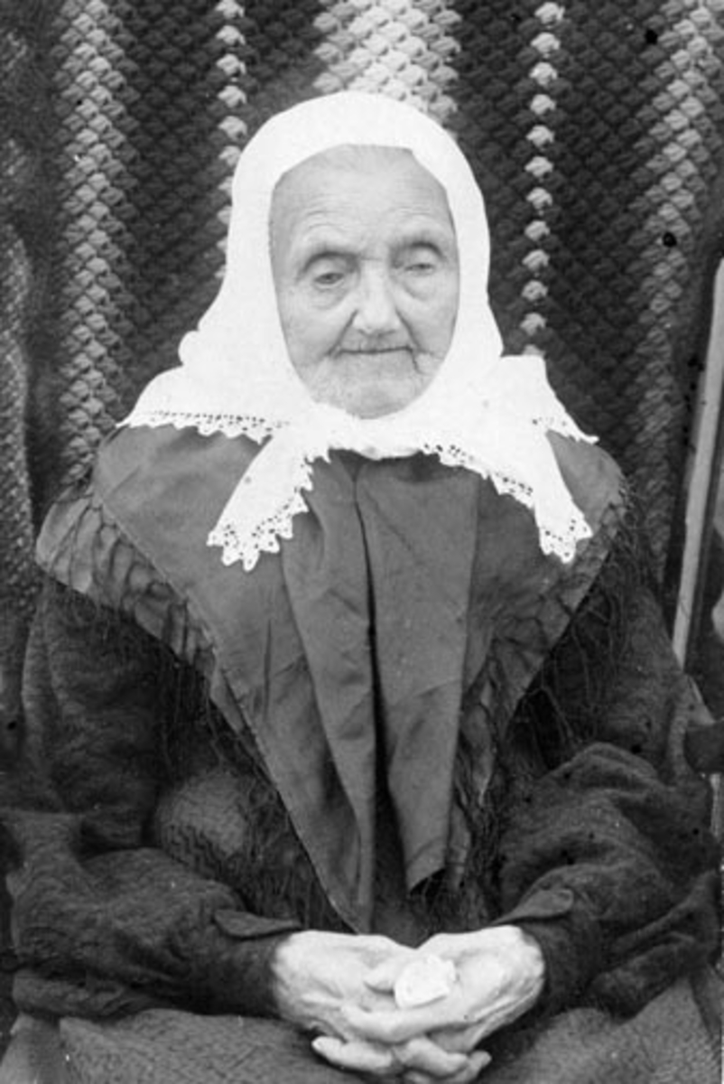 Anno Domkirkeodden, Portrett, Ingeborg Larsdatter F: 1806, fotografert 100 år gammel.