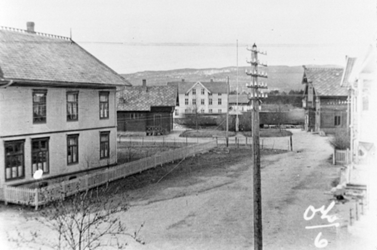 Anno Domkirkeodden, Oversikt, Moelv mot Apoteket og jernbanestasjonen.