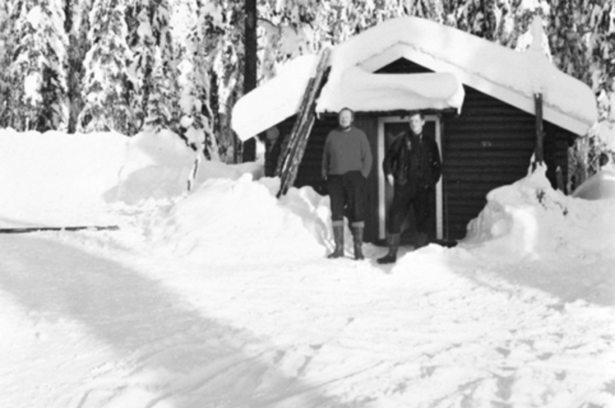 Anno Domkirkeodden, Voldkoia, Furnes Almenning, Birger Volden og Alf Larsen foran.