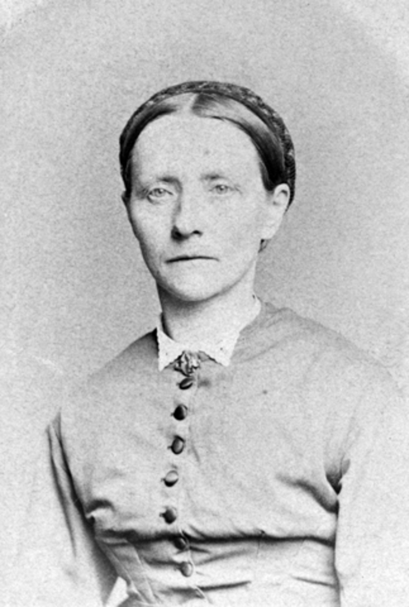 Anno Domkirkeodden, Portrett, Karen Simensdatter Øhre (F. 16/8-1831-6/2-1911). Gift med Iver Christensen Øhre.