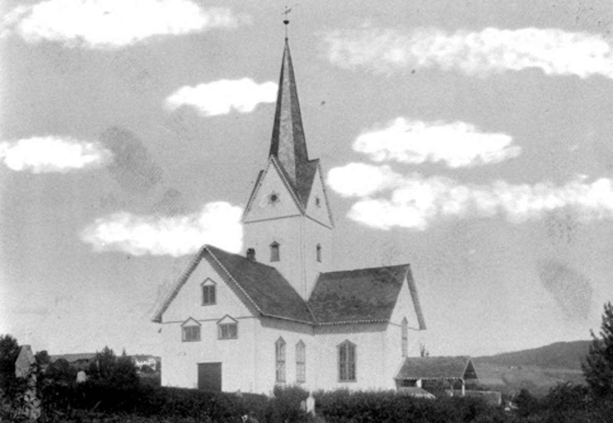 Anno Domkirkeodden, Eksteriør, Veldre kirke, Ringsaker.