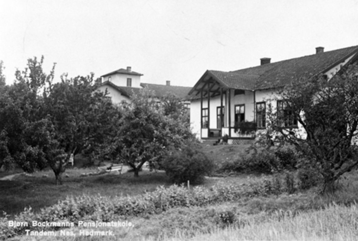 Anno Domkirkeodden, Postkort av Bjørn Bockmanns pensjonatskole på Tandem, Nes, Hedmark. Privat middelskole og gymnas drevet fra 1936-1947. Tidligere kursted for alkoholikere og morfinister drevet av dr. Johan Weiner Krohn Holm (1848-1918).