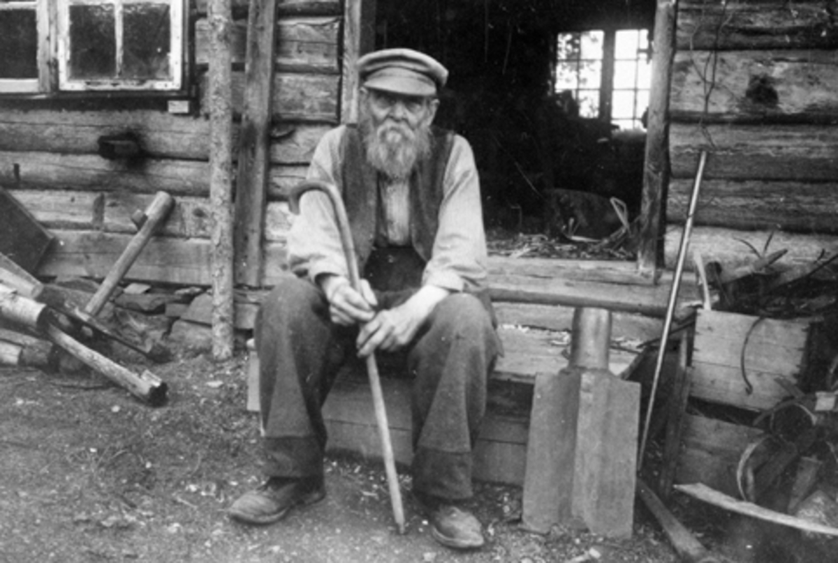 Anno Domkirkeodden, Hagbart Andreassen Lundstein (1861-1956). Snekkermester med eget snekkerverksted i Seilstad, Sandvold, Nes, Hedmark.