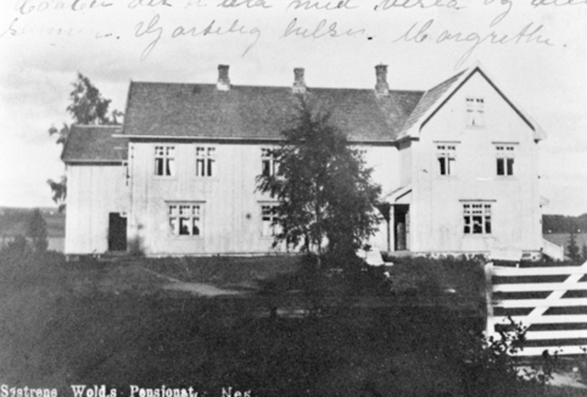 Anno Domkirkeodden, Søstrene Wold pensjonat, barnehjem, Strandheim, Nes, Hedmark. Postkort.