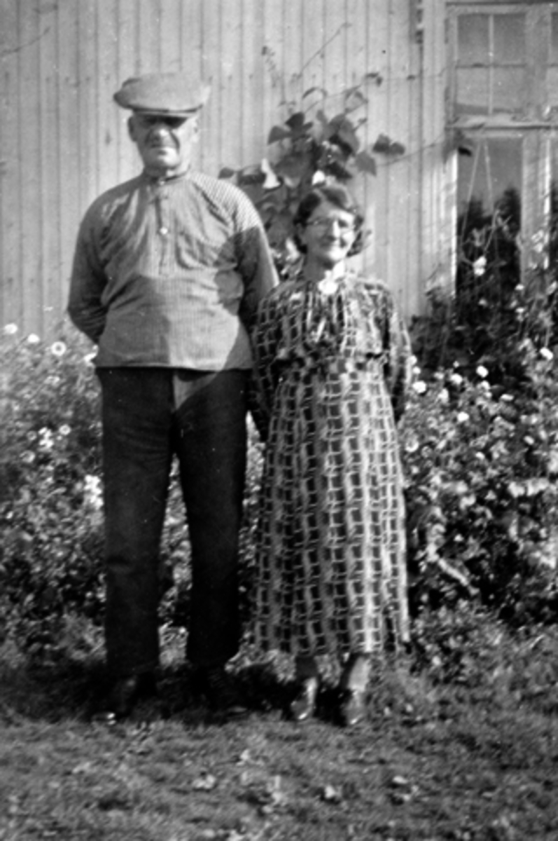 Anno Domkirkeodden, Johan Andreassen Teksum (1881-1945), Paula Olsdatter Røseth (1884-1958), Teksum, Nes, Hedmark.