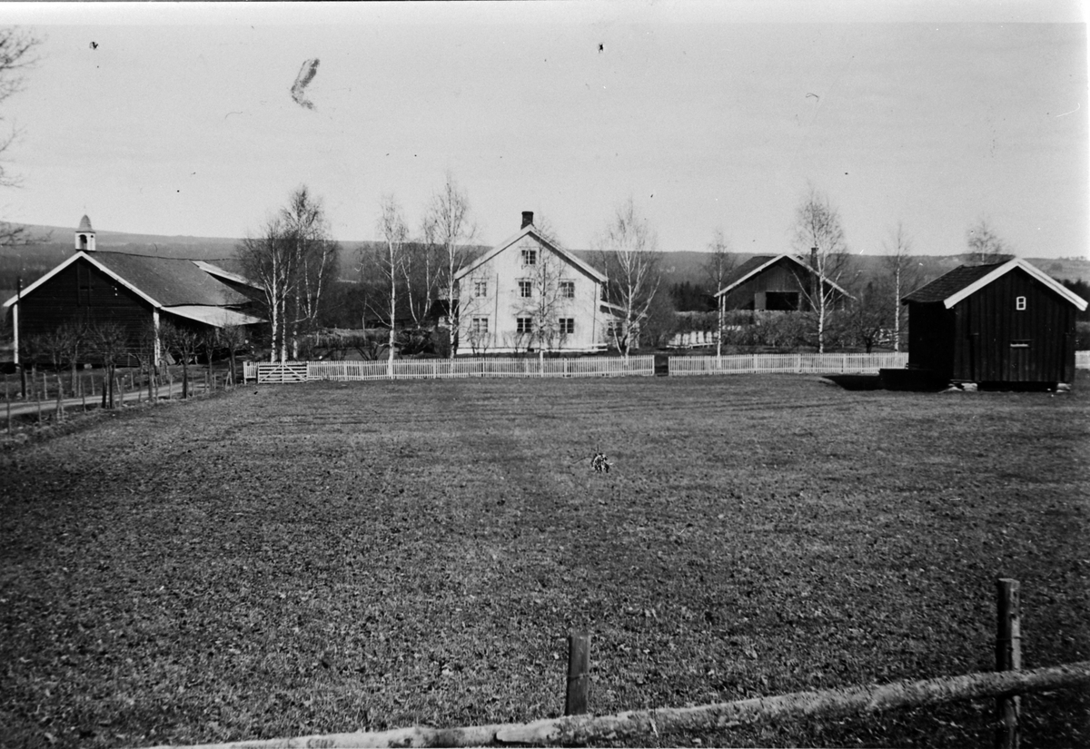 Anno Domkirkeodden, Eksteriør, Snarud gård, Furnes, ca. 1920.
