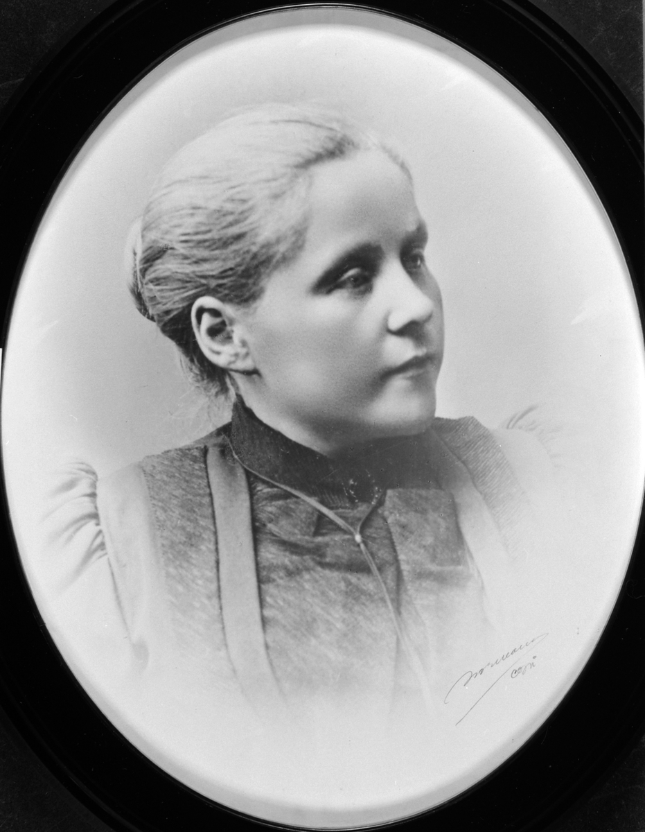 Anno Domkirkeodden, Portrett, Karen Storihle (19/5-1869 - 1932), Furnes.