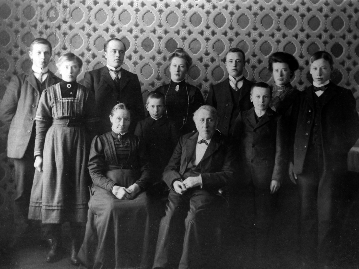Anno Domkirkeodden, Familien Baardseth, Bekkelund gård, Ringsaker. 1915-20.