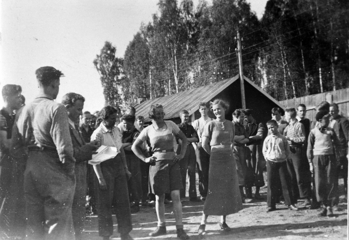 Anno Domkirkeodden, Fram Idrettslag, gangdagen i Brumunddal, prøve for gangmerket, damer på start, 22. mai 1938.