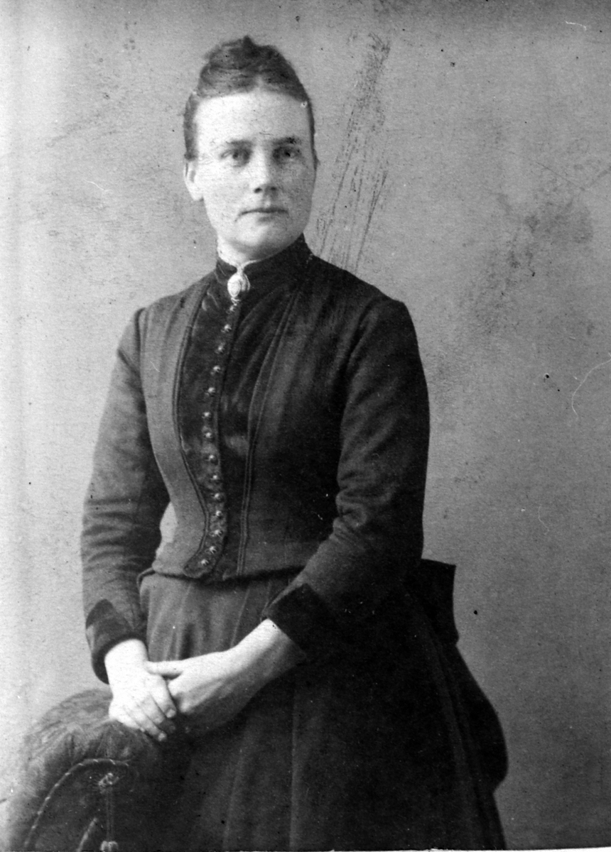 Anno Domkirkeodden, Portrett, Dina Simenstad (F. Solberg 1861).
