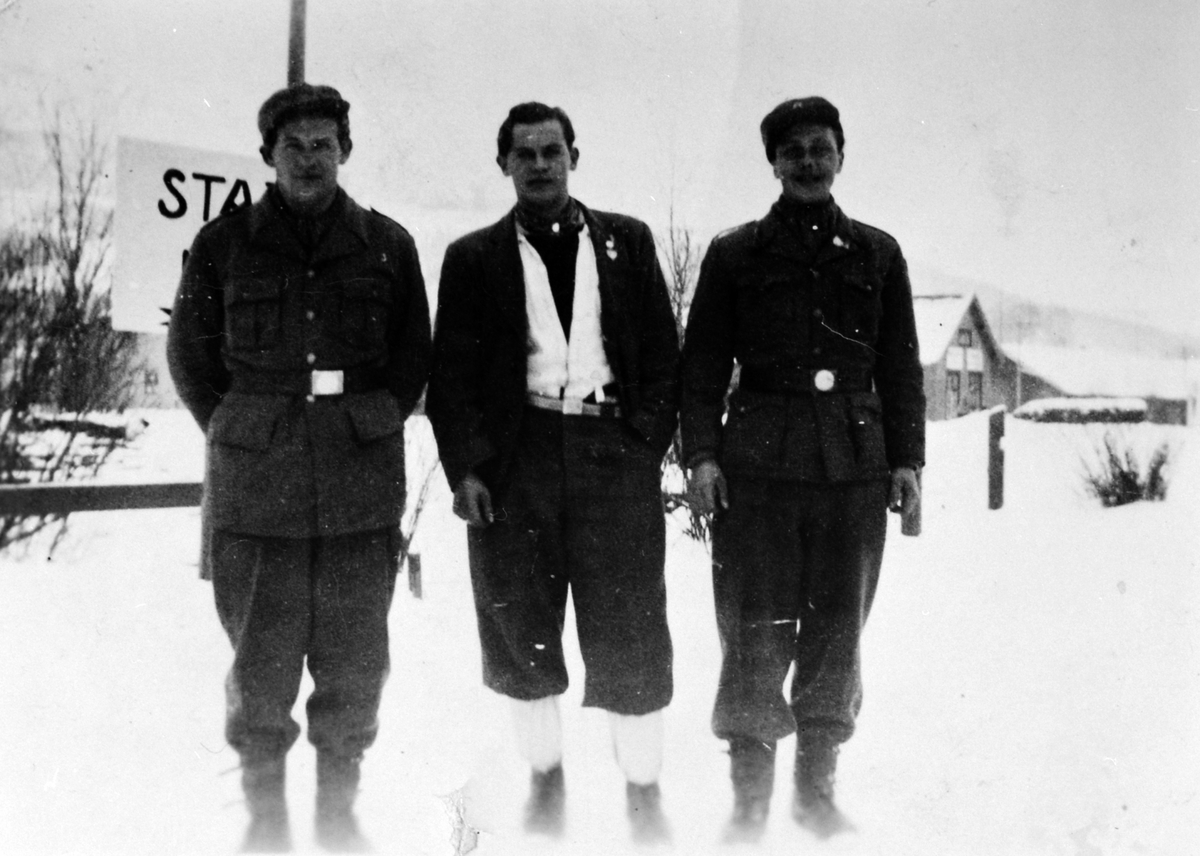 Anno Domkirkeodden, Skirenn i Brumunddal, landsrenn 1948, fra venstre er Sverre Kaashagen, Ove Kaashagen, Trygve Sønsteby.