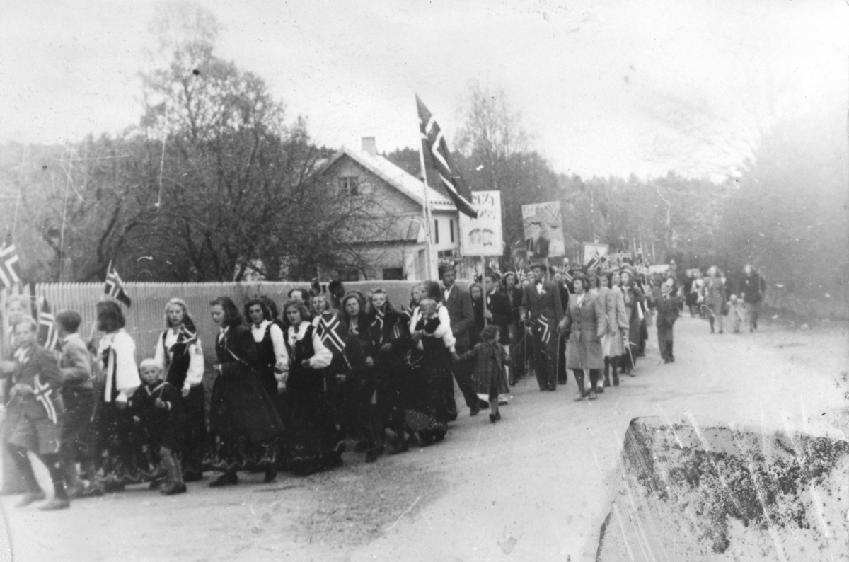Ukjent, 17. mai-tog, ukjent sted.