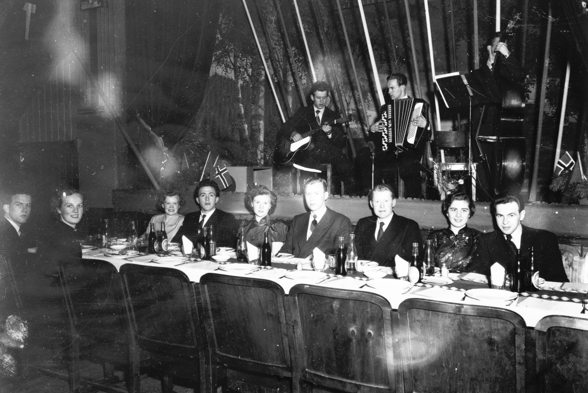 Ukjent, Moelven idrettslag 50 års jubileum, Folkets hus, Moelv. Festmiddag. 1954.