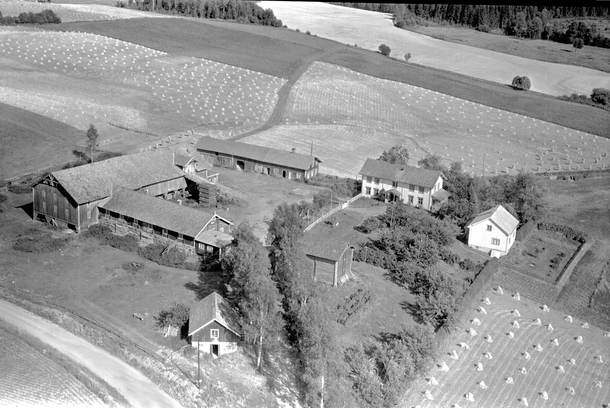 Widerøes Flyveselskap A/S, FLYFOTO HÅRSTAD ØSTRE