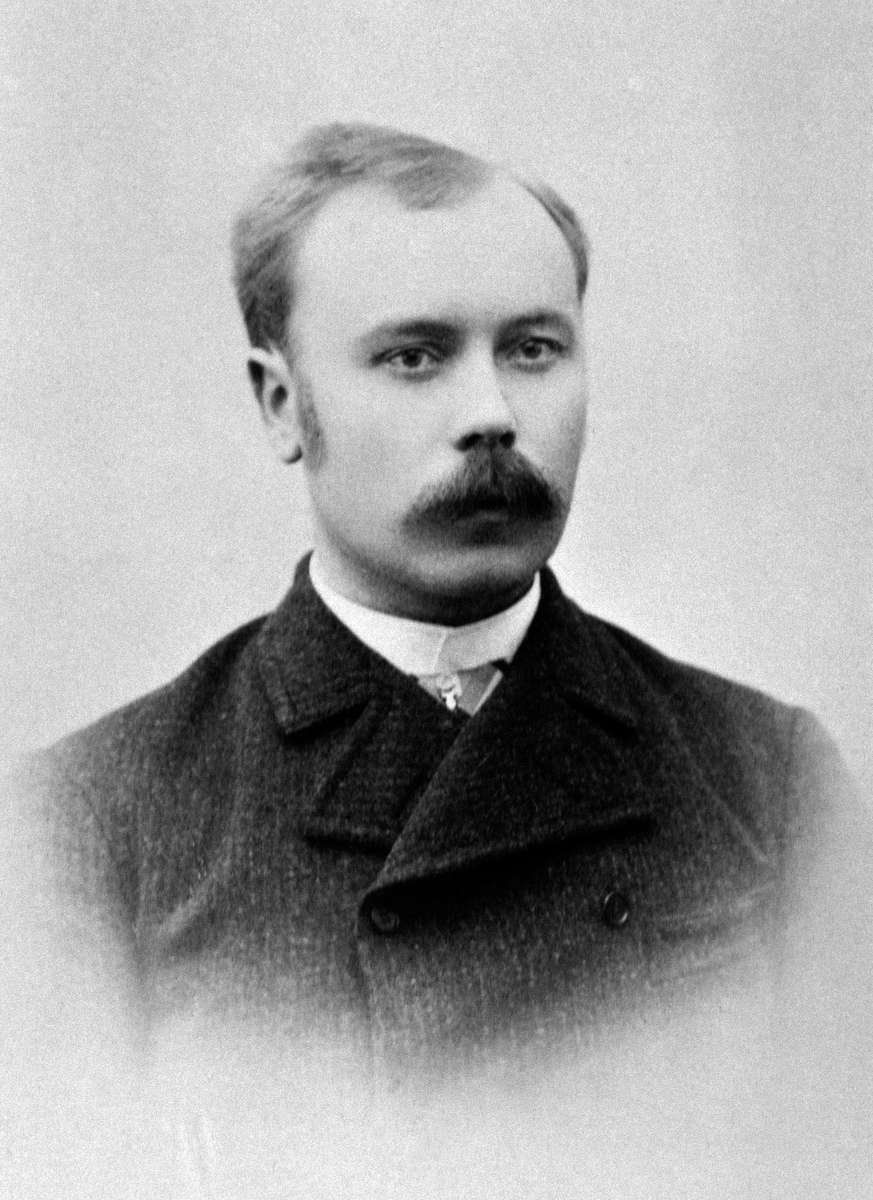 Anno Domkirkeodden, PORTRETT: LÆRER IVER STUBSTAD, PÅ FARMEN SKOLE FRA 1889 TIL 1916