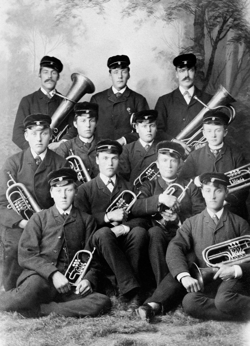 Anno Domkirkeodden, GRUPPE: 11, VANG MUSIKKFORENING, NR. 2 FRA VENSTRE: EDVARD AALERUD, MESSINGINSTRUMENTER, BLÅSEINSTRUMENTER