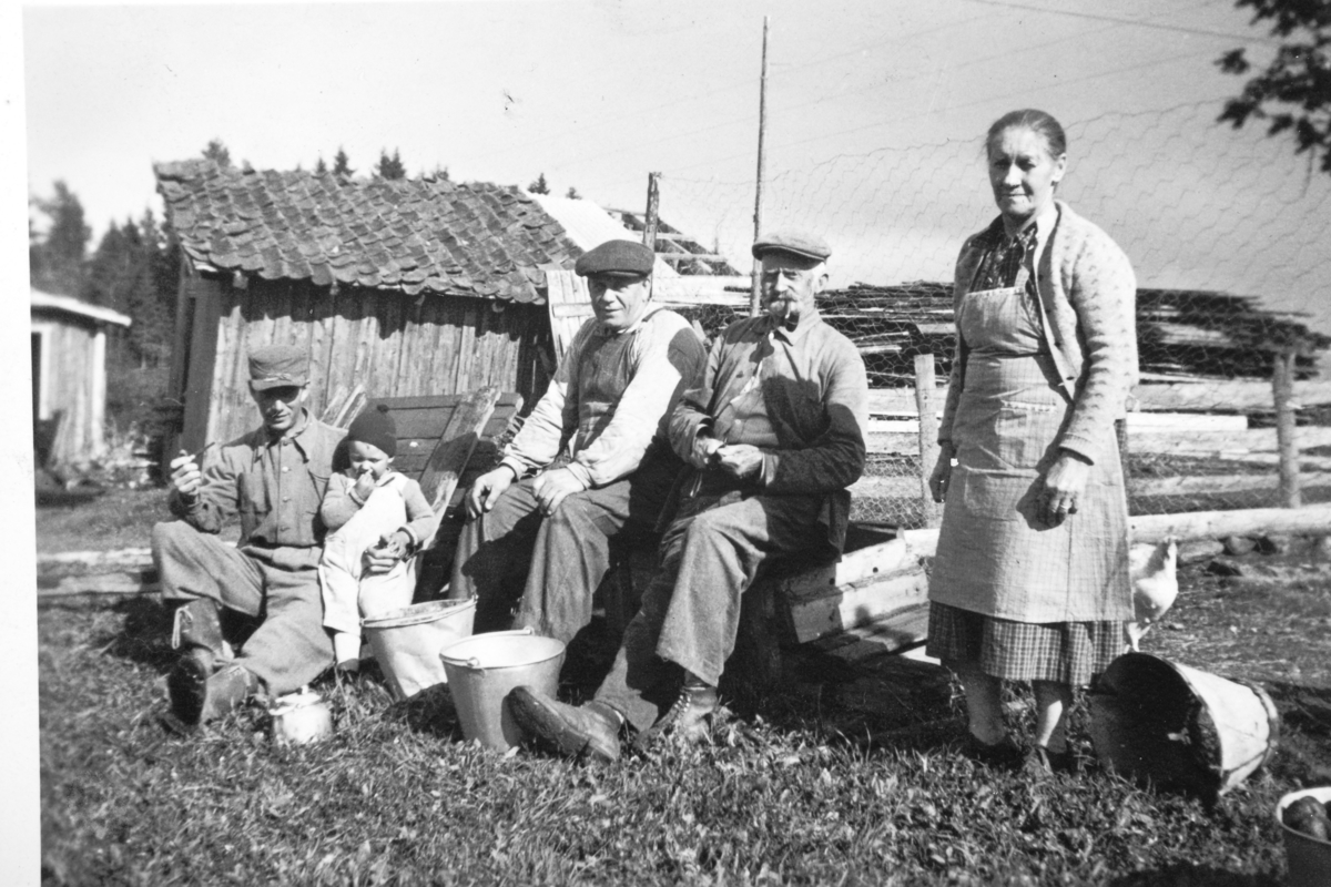 Ukjent, Torkild Juland, Sverre Juland, Alfred Nyhagen, ukjent og Marie..... Nordseng Vang H.