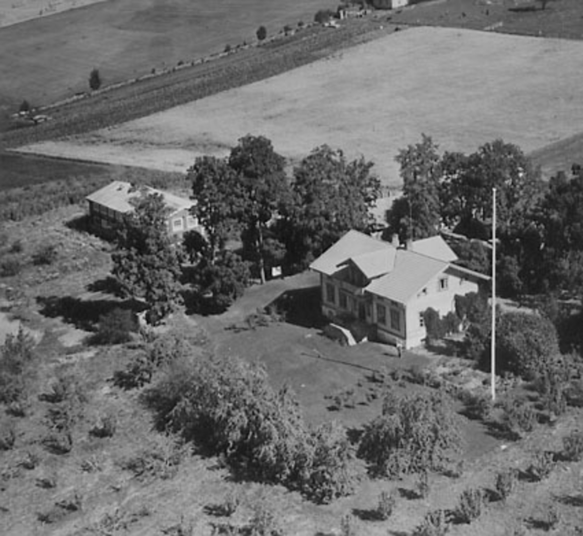 Widerøes Flyveselskap A/S, FREDHEIM GÅRD, FLYFOTO