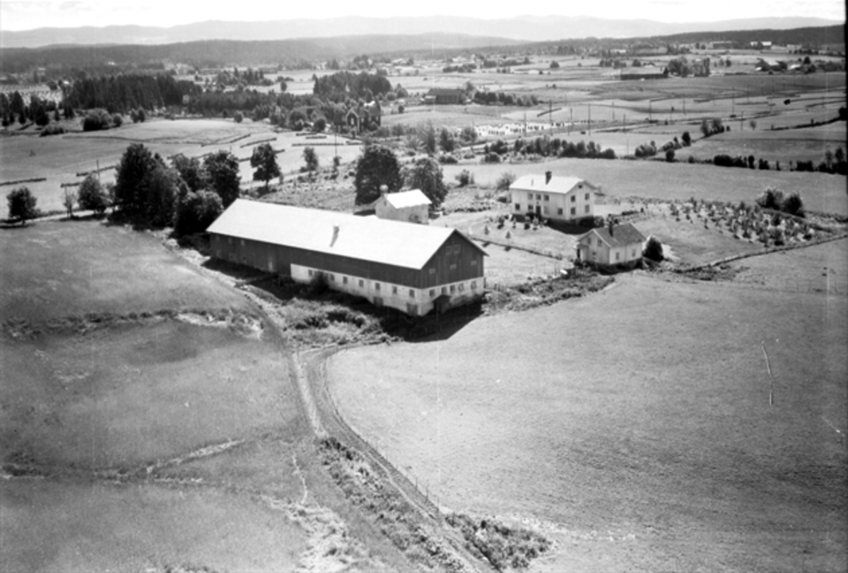Widerøes Flyveselskap A/S, TØNSAKER GÅRD, FLYFOTO