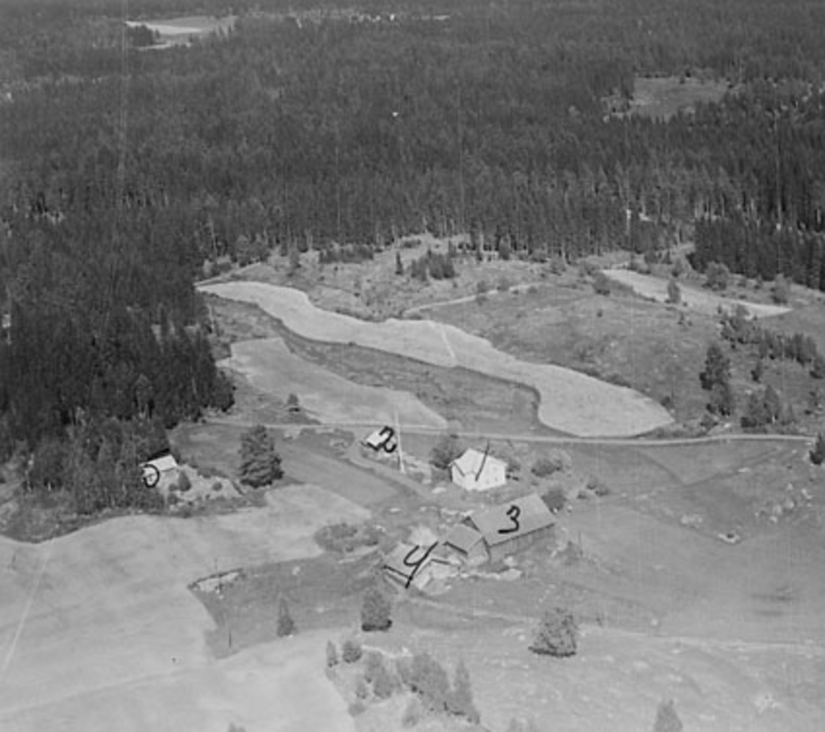 Widerøes Flyveselskap A/S, EKEBERGS ØDEGÅRD, (ØDEGÅRDEN) FLYFOTO